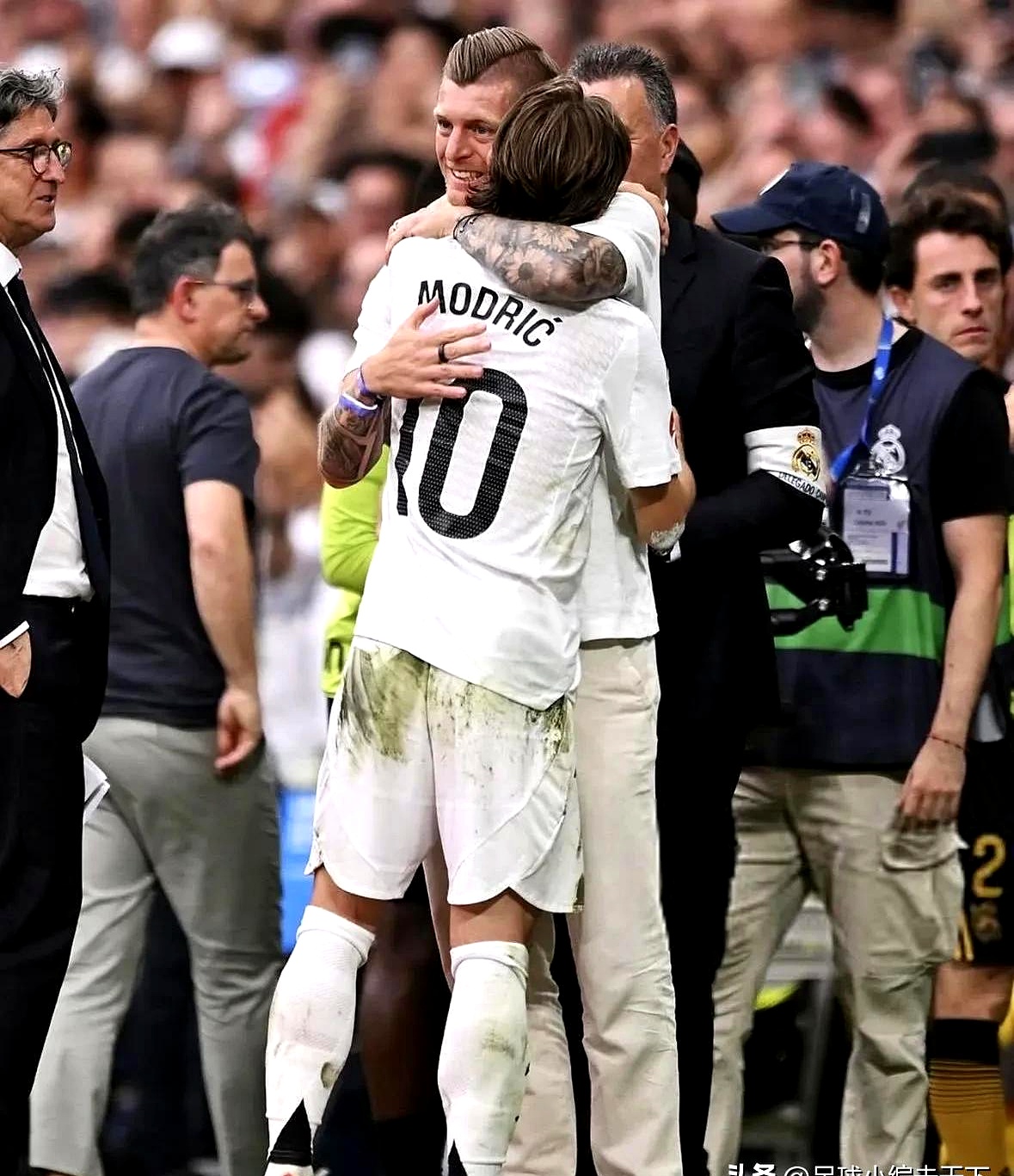 英雄联盟S15赛制-关于意甲倒计时，托特纳姆赛后伤情更新，细节引发关注，悬念犹存，阵容厚度经受考验的信息