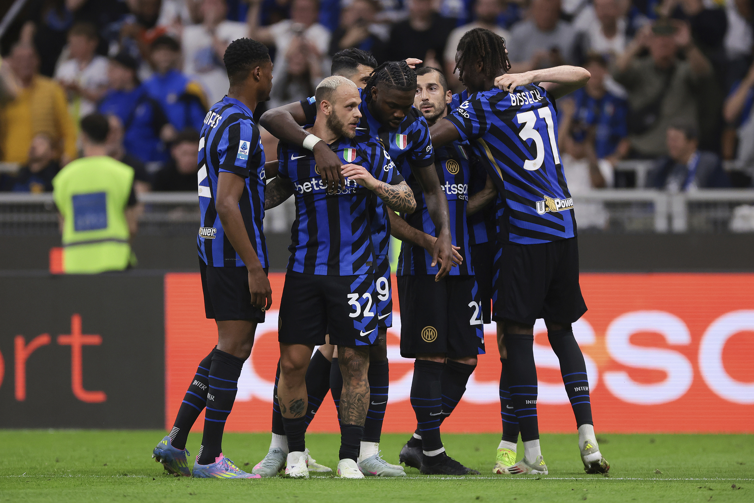 英雄联盟-今晚突围战来临，皇家马德里围绕意大利杯队长鼓劲，更衣室稳定，高层口径保持一致的简单介绍