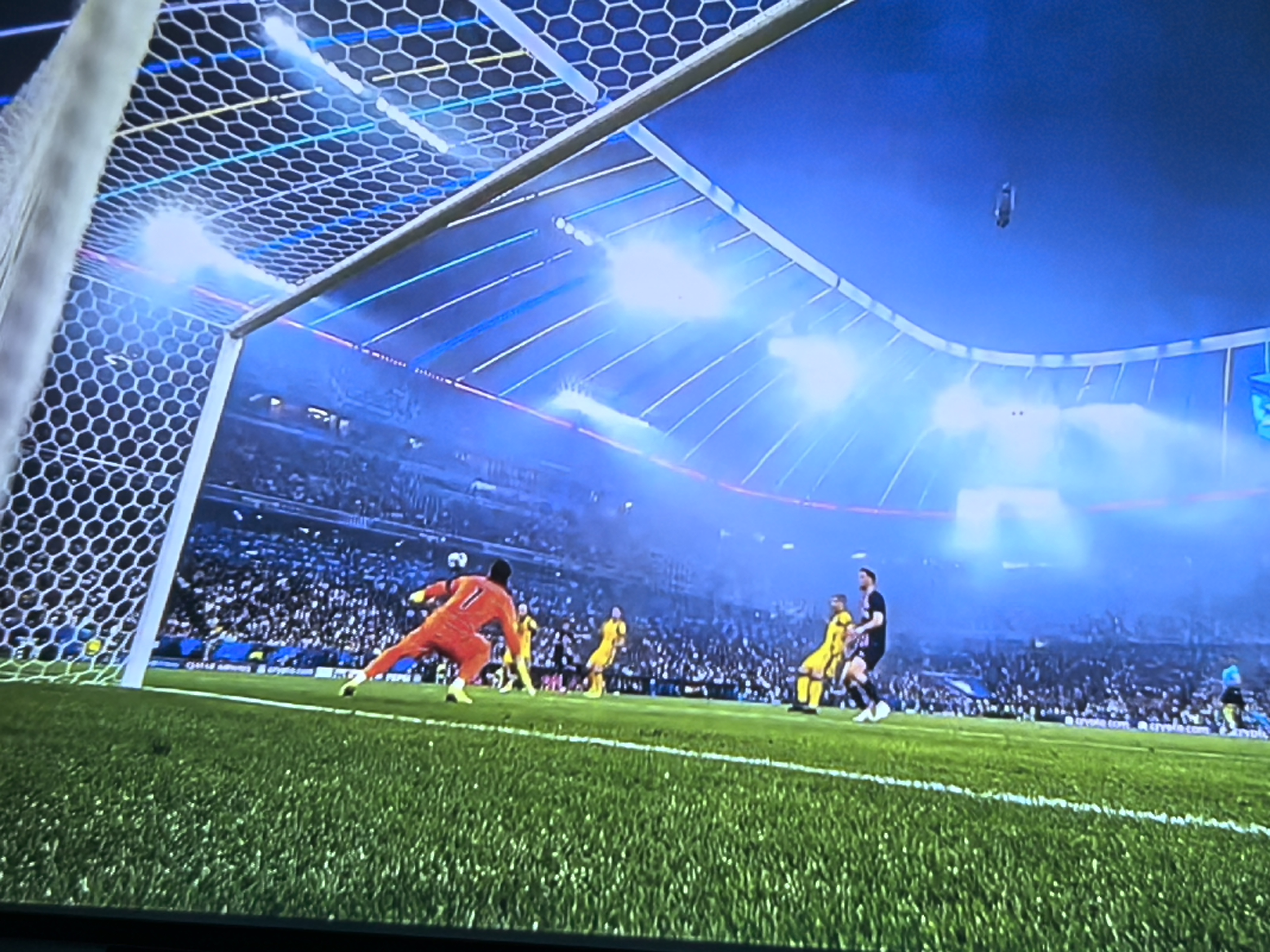 英雄联盟S15赛制-关于冲刺阶段德甲传出新动向；巴黎圣日耳曼手感冰凉；管理层表态——引发热议；高层口径保持一致的信息